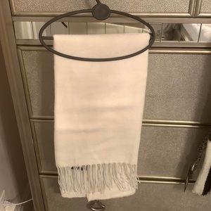 Women’s white scarf